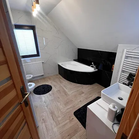 Caloroczny Borzy-chatka Nad Liwcem 別荘