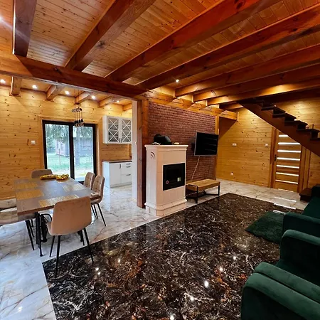 Holiday home Caloroczny Borzy-chatka Nad Liwcem