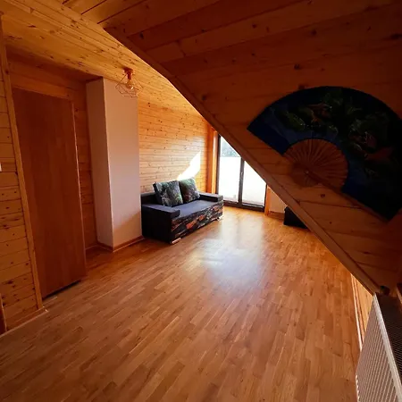 Caloroczny Borzy-chatka Nad Liwcem